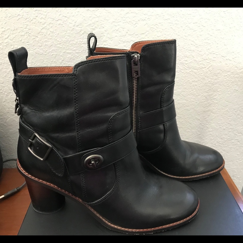 Coach Boots - Picture 6 of 8